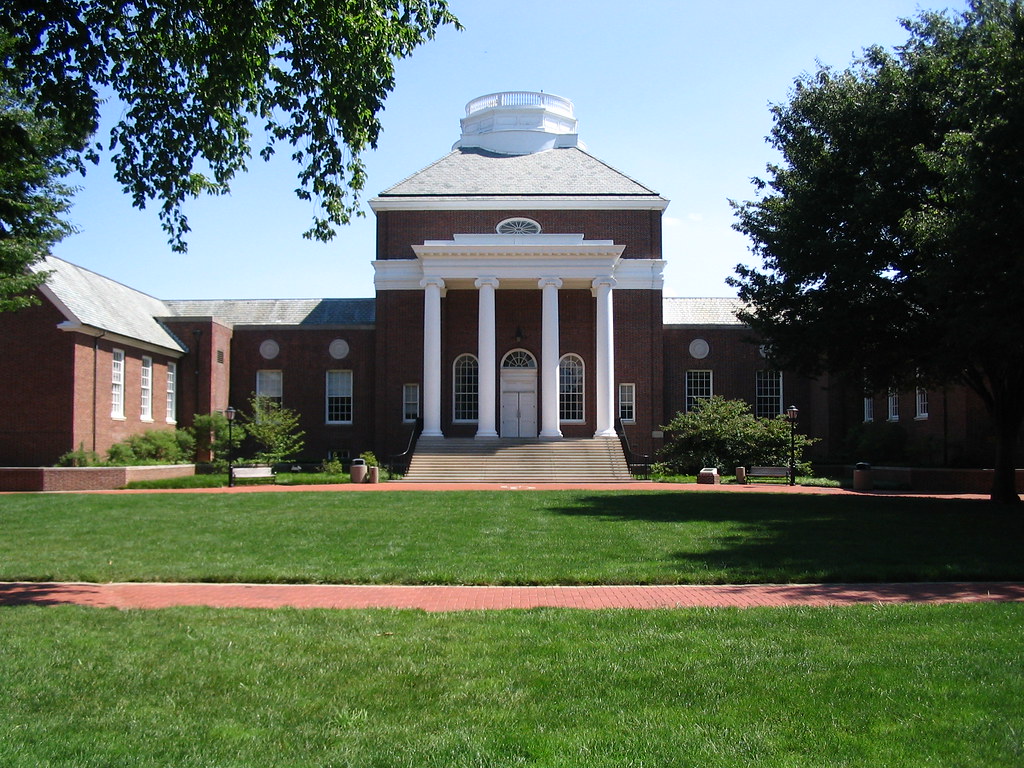 Zoom on the image : University of Delaware Memorial Hall