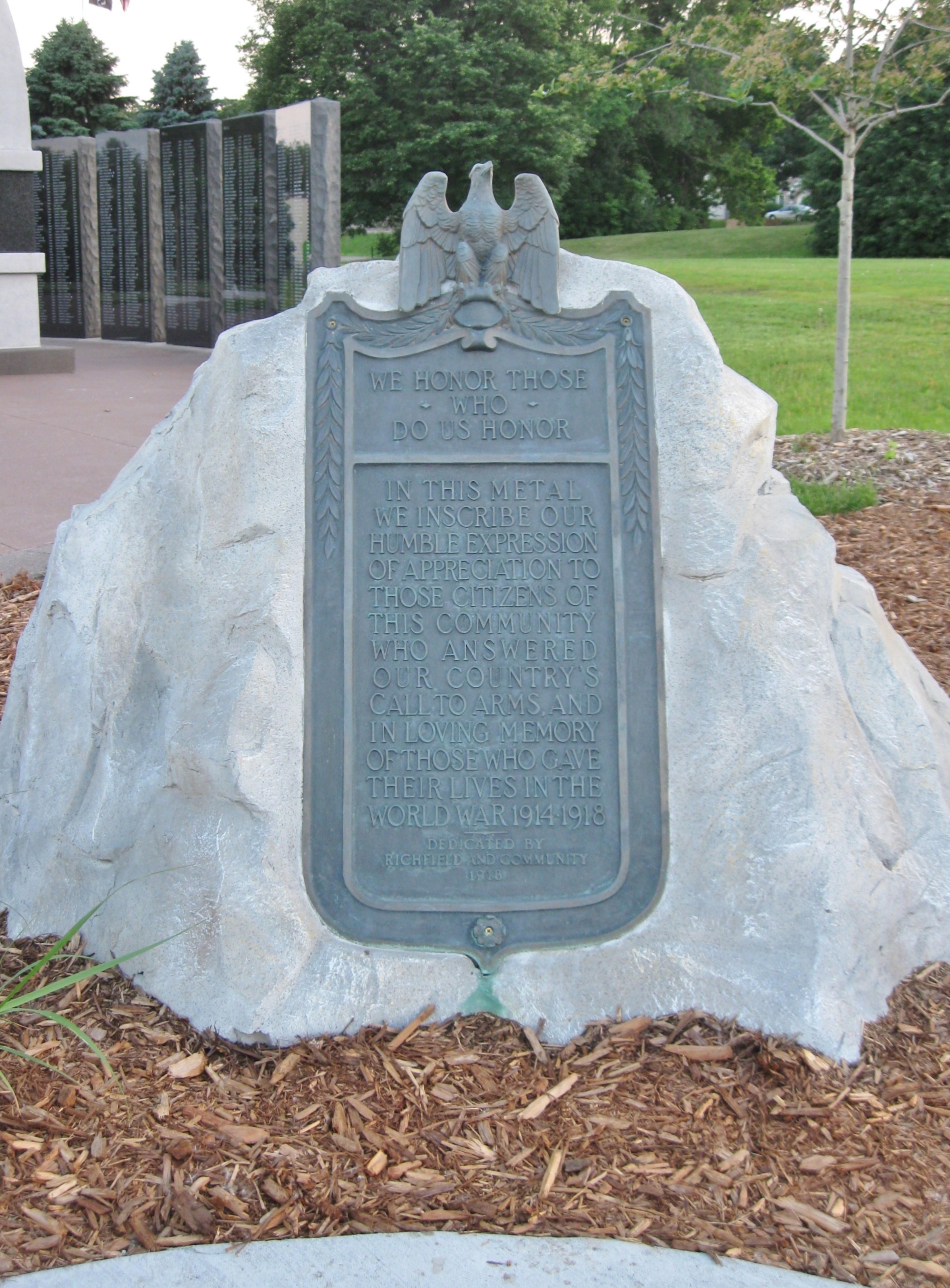 Zoom on the image : Richfield World War Memorial Plaque