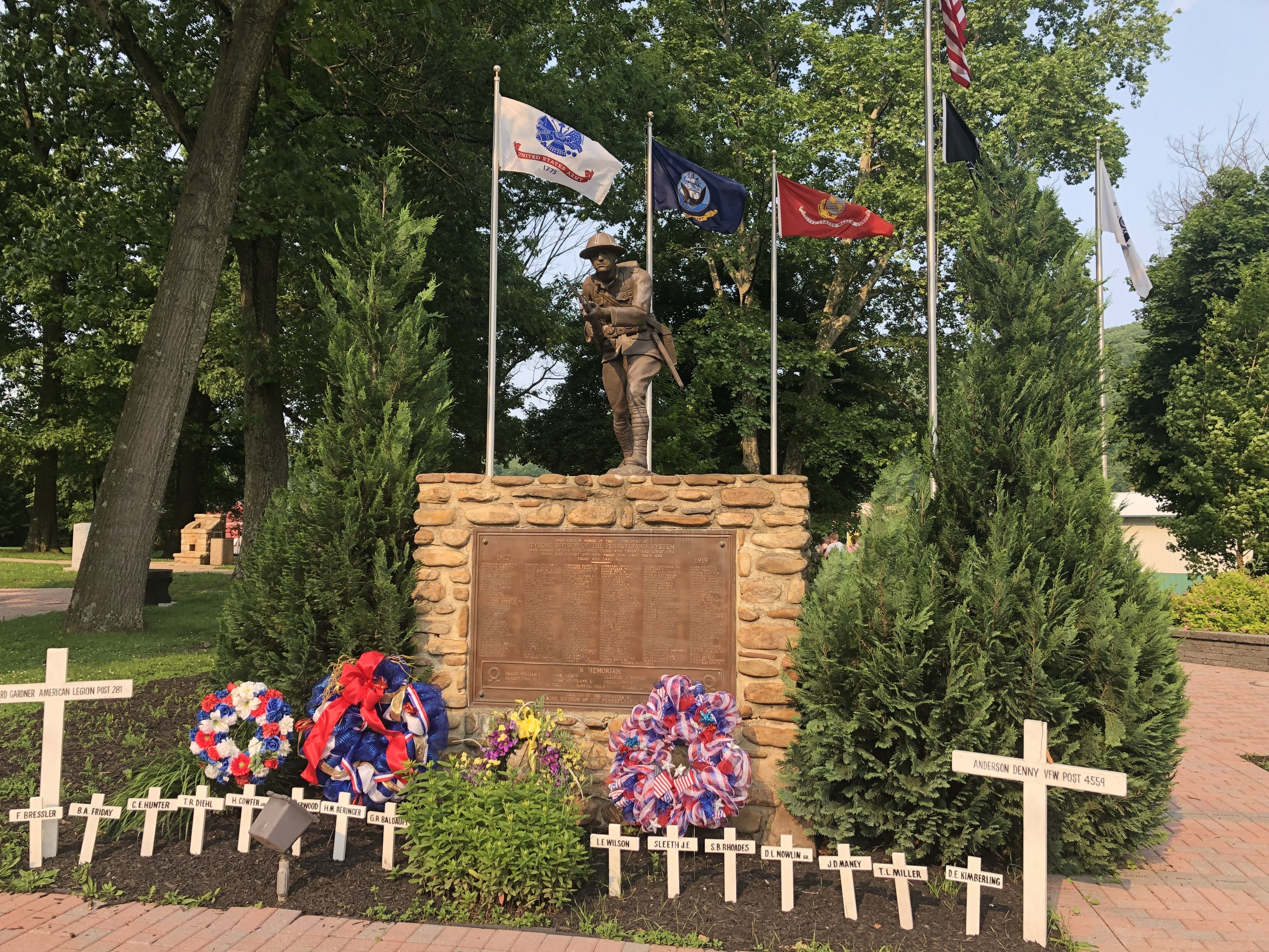 Zoom on the image : Tyrone World War I Memorial