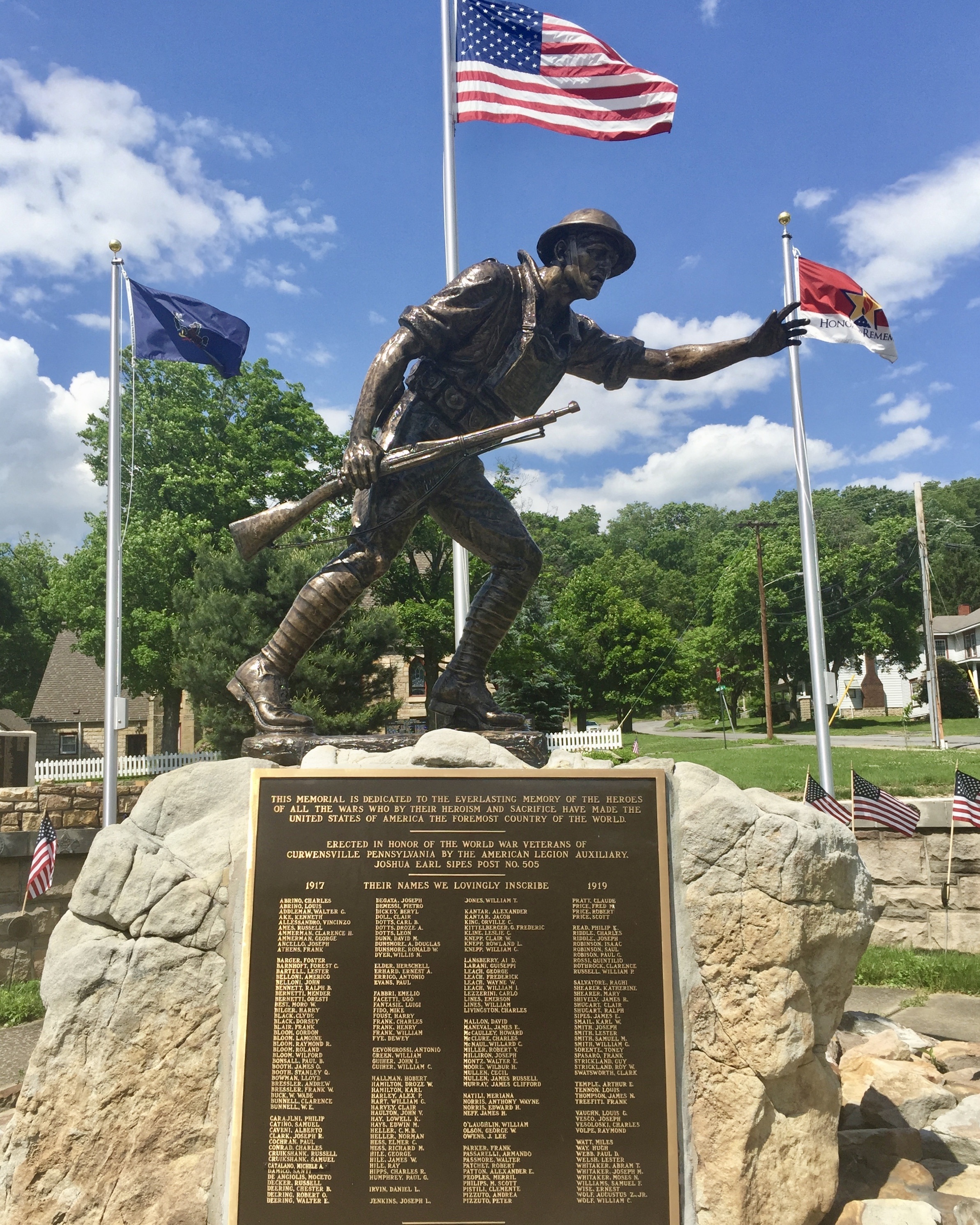 Zoom on the image : Curwensville Doughboy