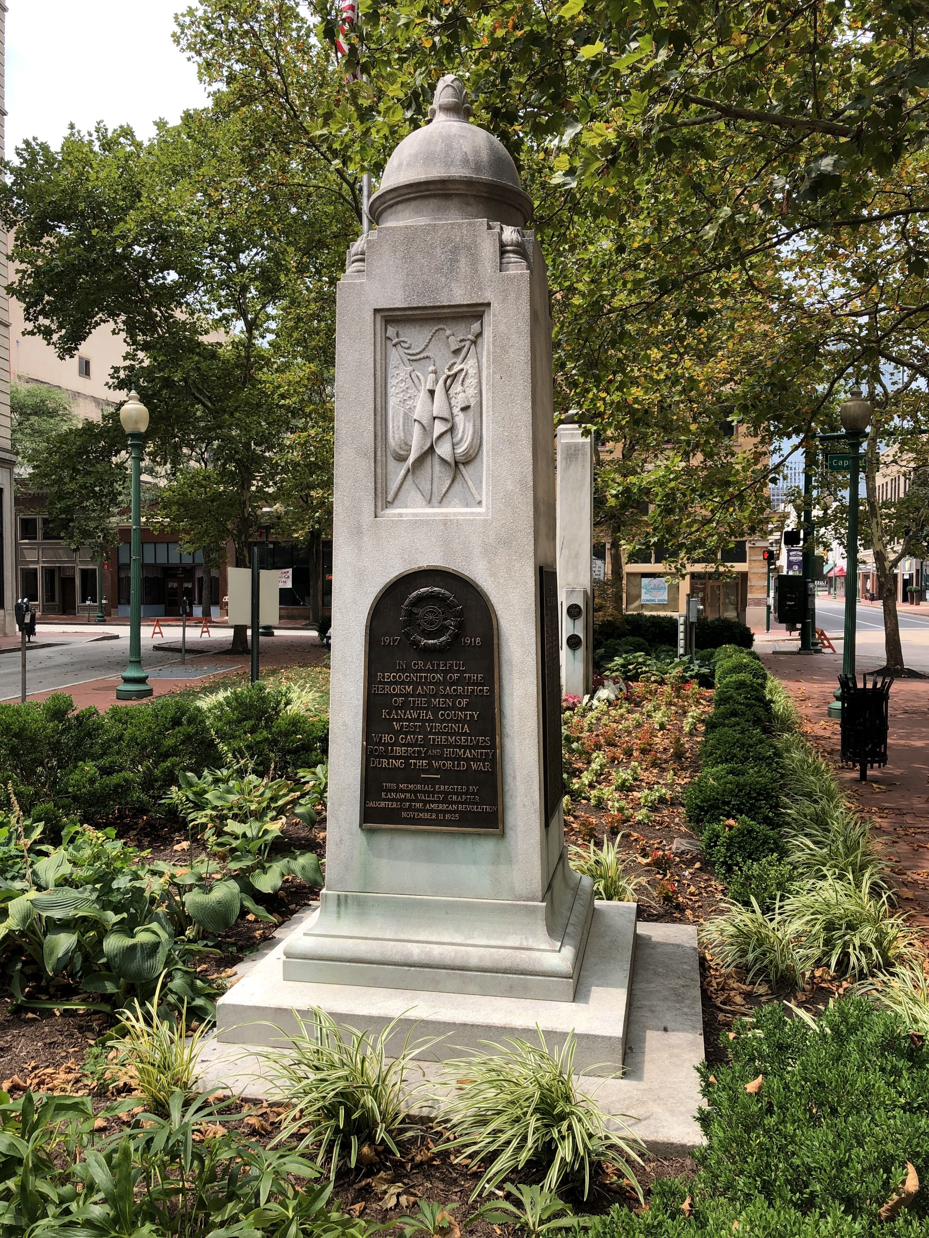 Zoom on the image : Kanawha County WWI Memorial