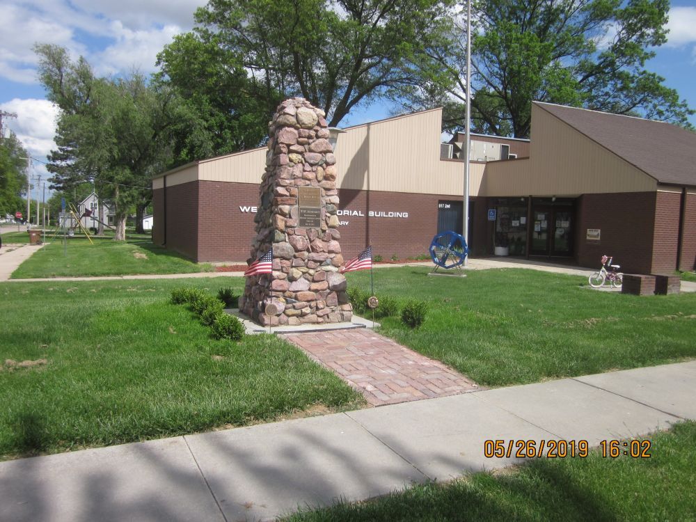 Zoom on the image : Milford World War Memorial