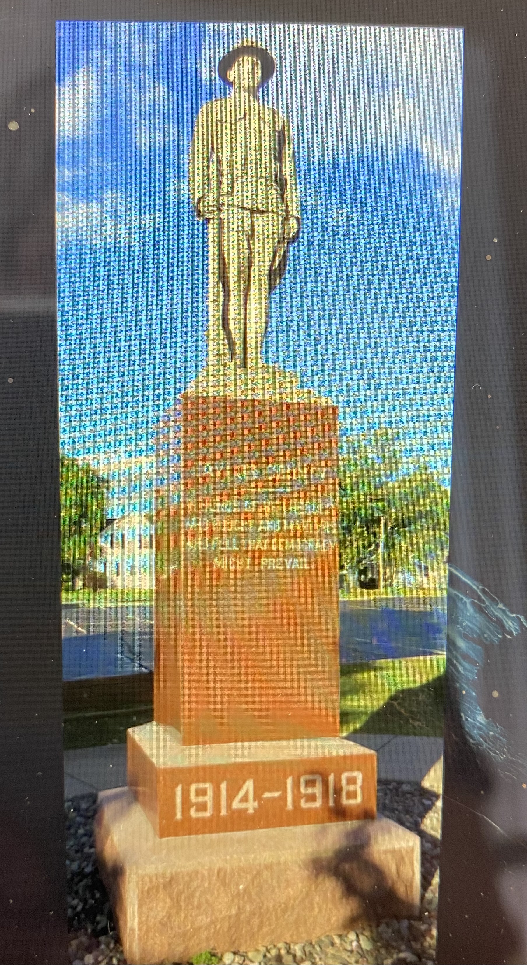 Zoom on the image : Taylor County World War I Monument