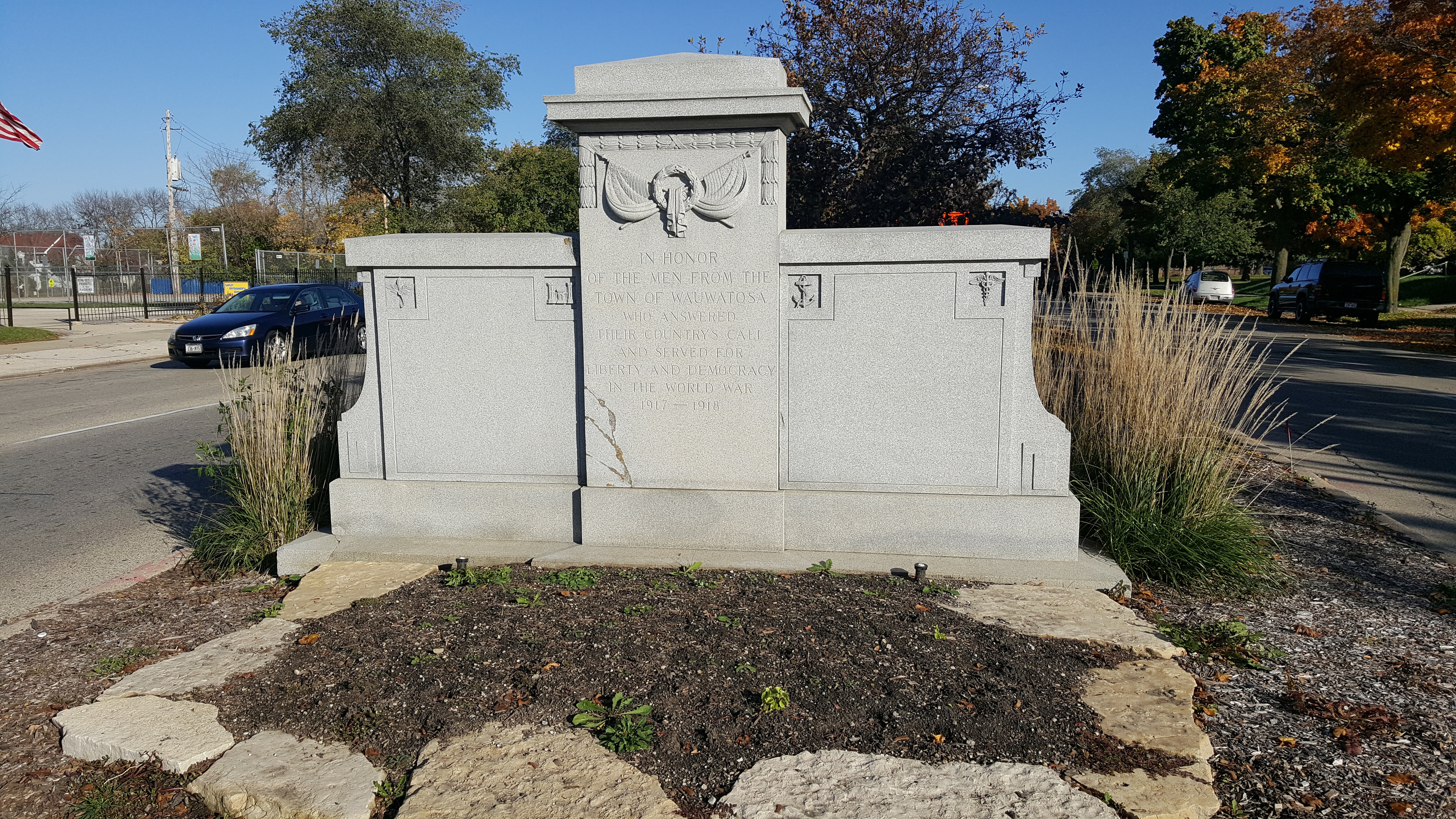Zoom on the image : Wauwatosa World War I Memorial