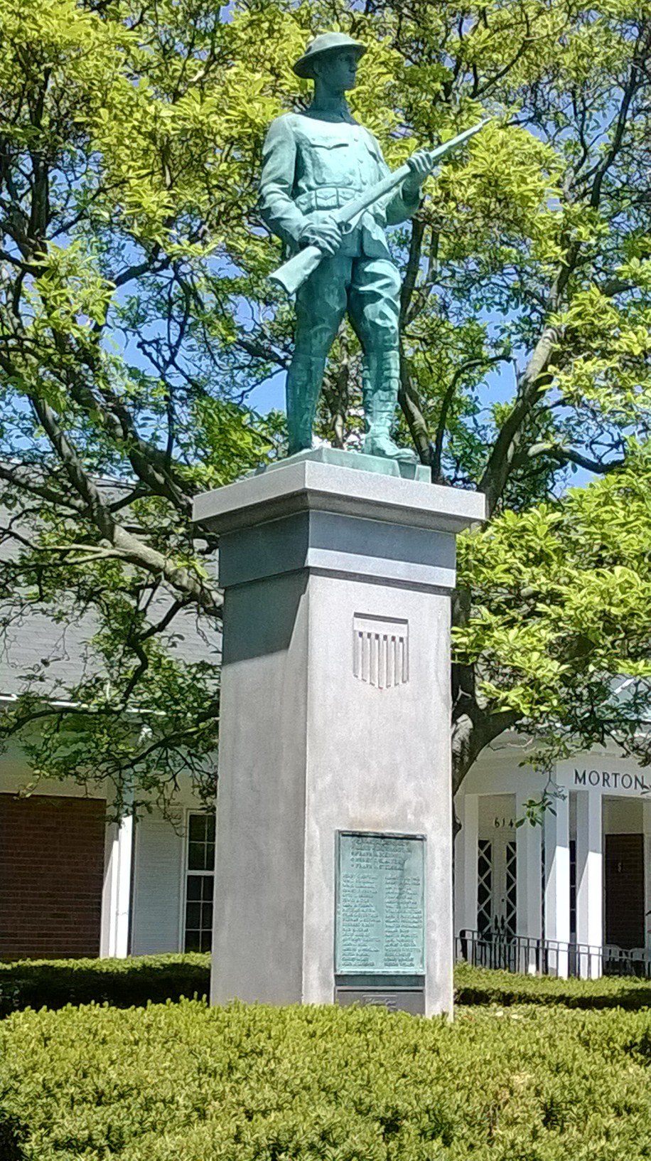 Zoom on the image : The Morton Grove Doughboy