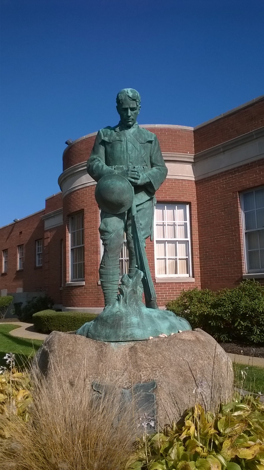 Zoom on the image : Glen Cove Honor Roll WW I Memorial