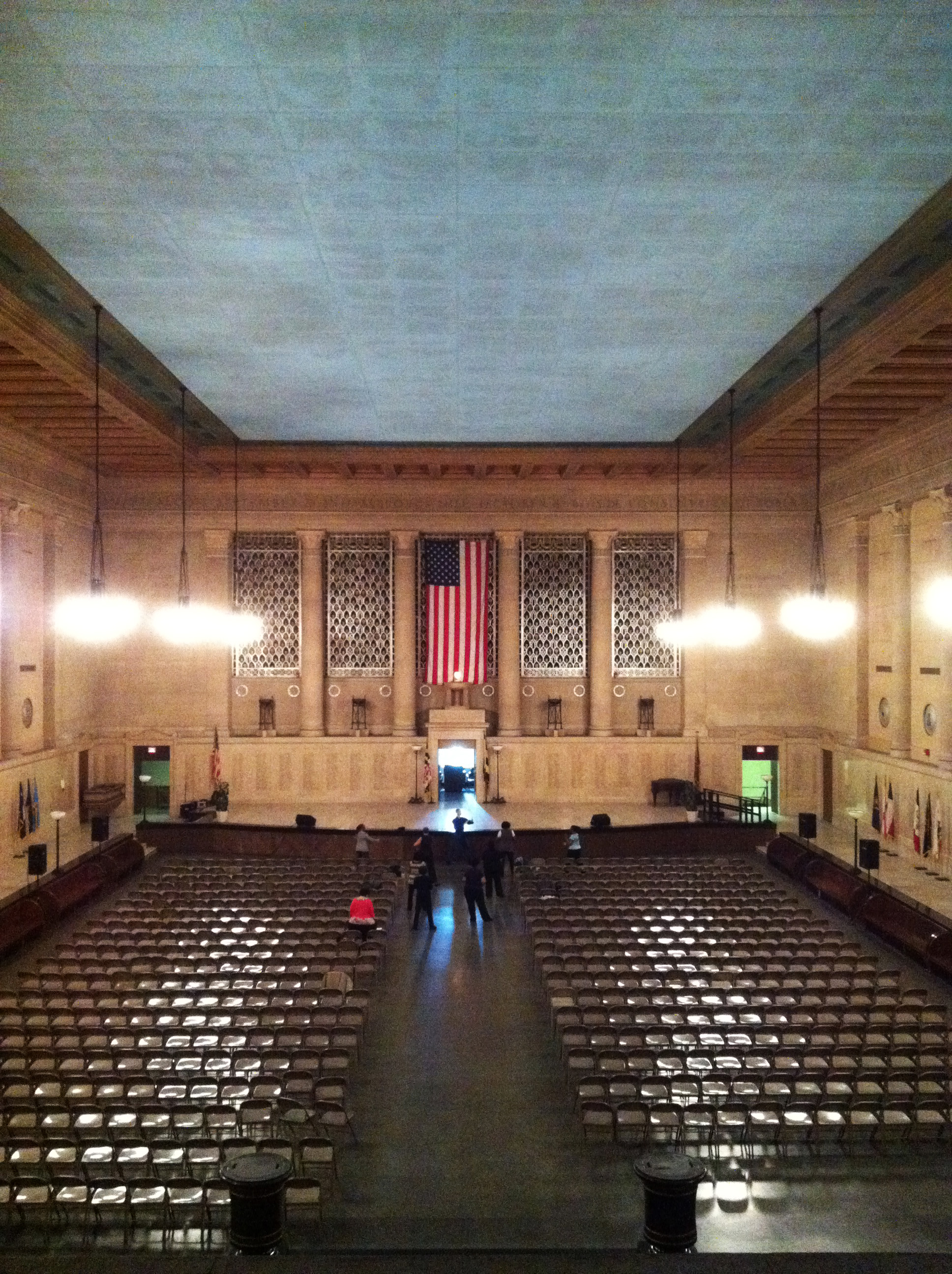 Zoom on the image : Baltimore's War Memorial Building