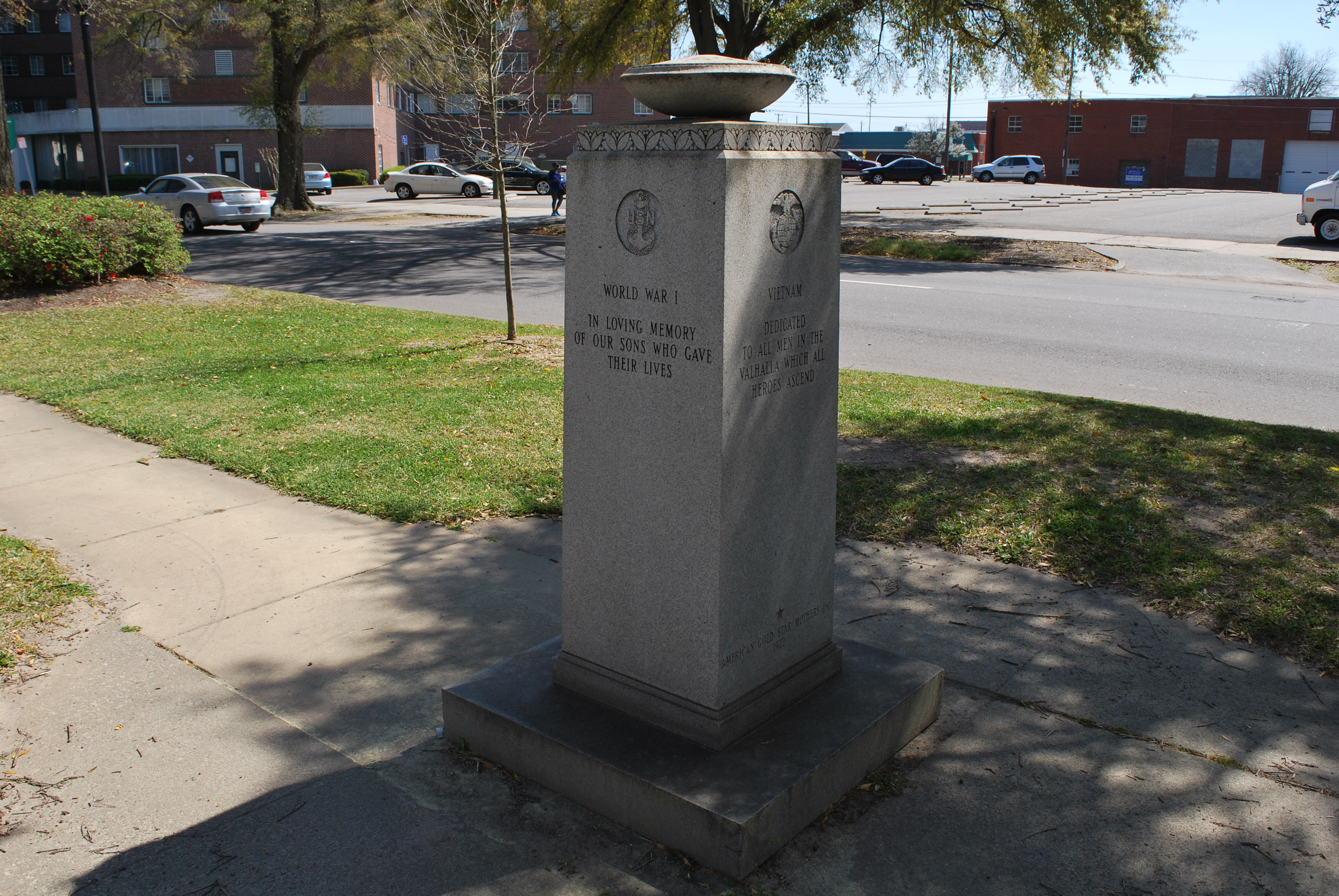 Zoom on the image : Augusta -- American Gold Star Mothers Tribute