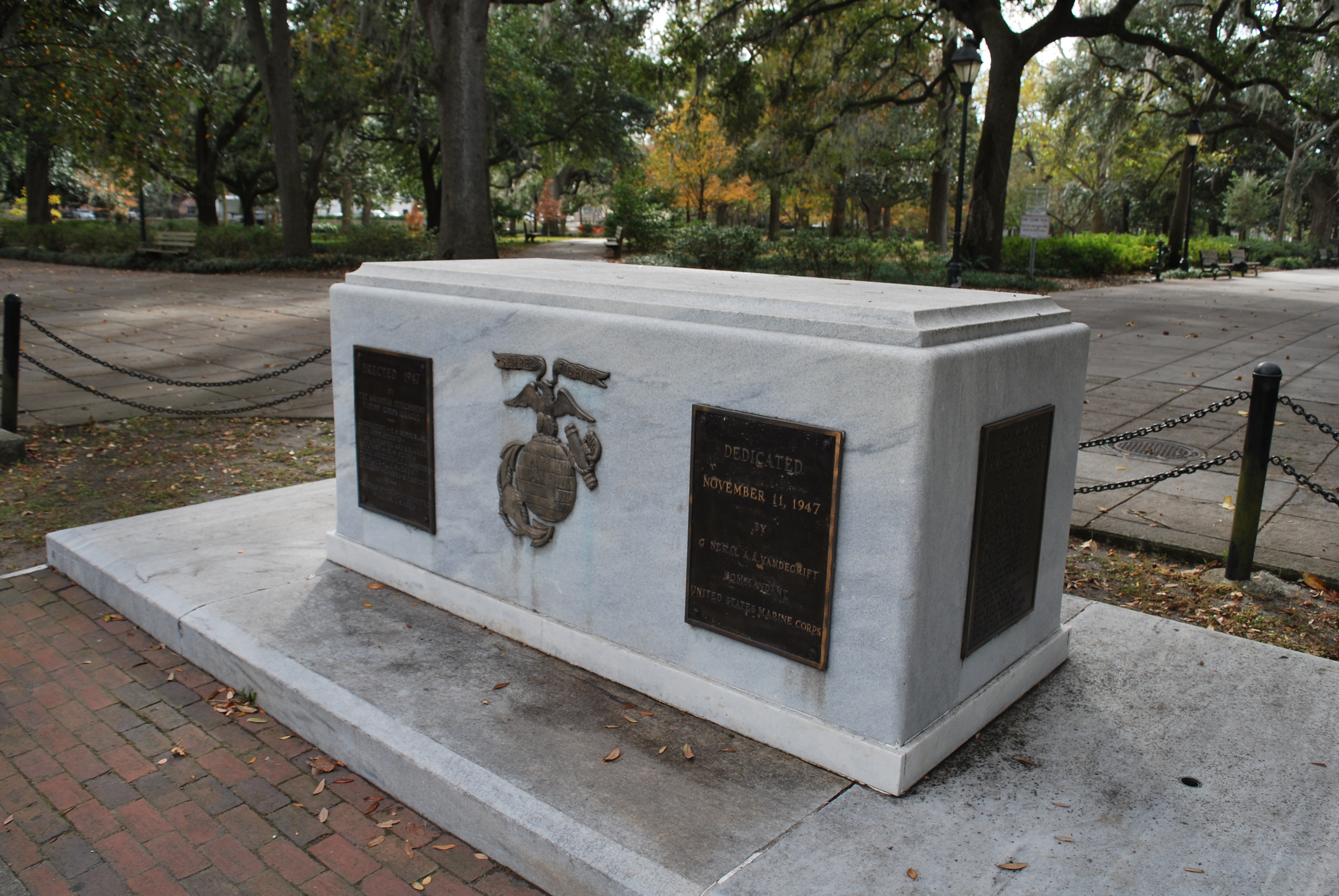 Zoom on the image : Chatham Co - Savannah - Marine Memorial