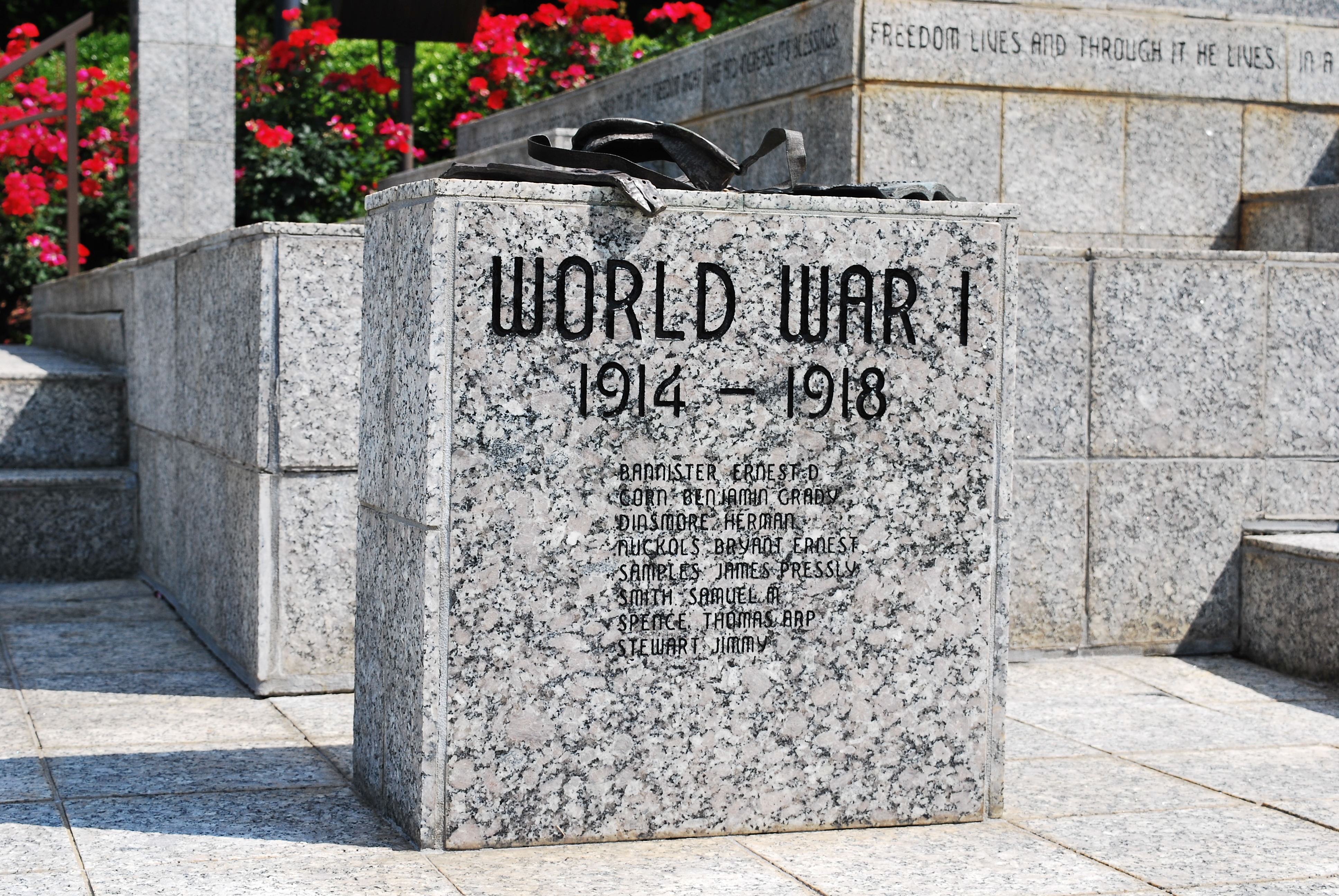 Zoom on the image : Cumming –- Veterans War Memorial - Forsyth Co.