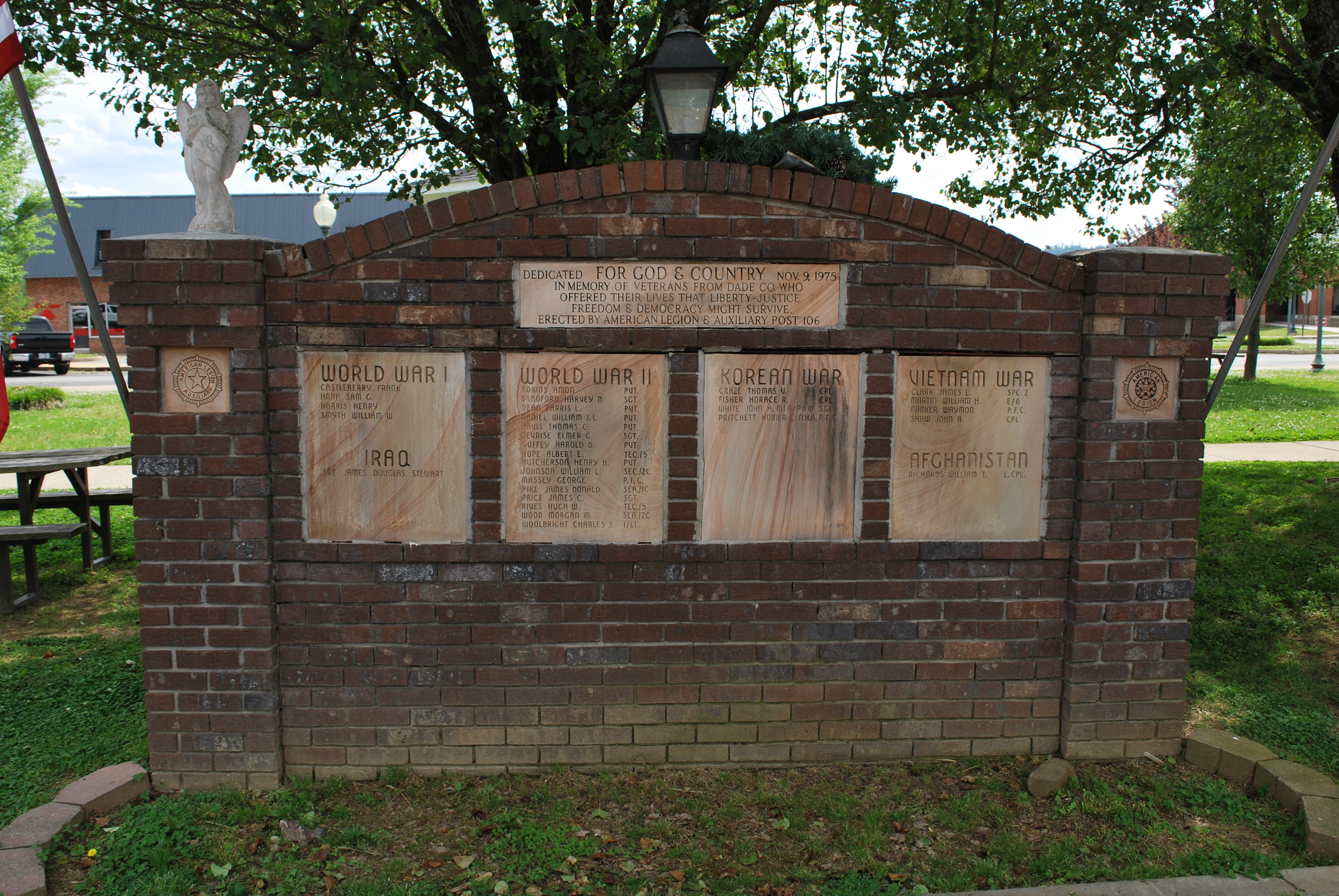 Zoom on the image : Dade Co. - Trenton - Memorial Park
