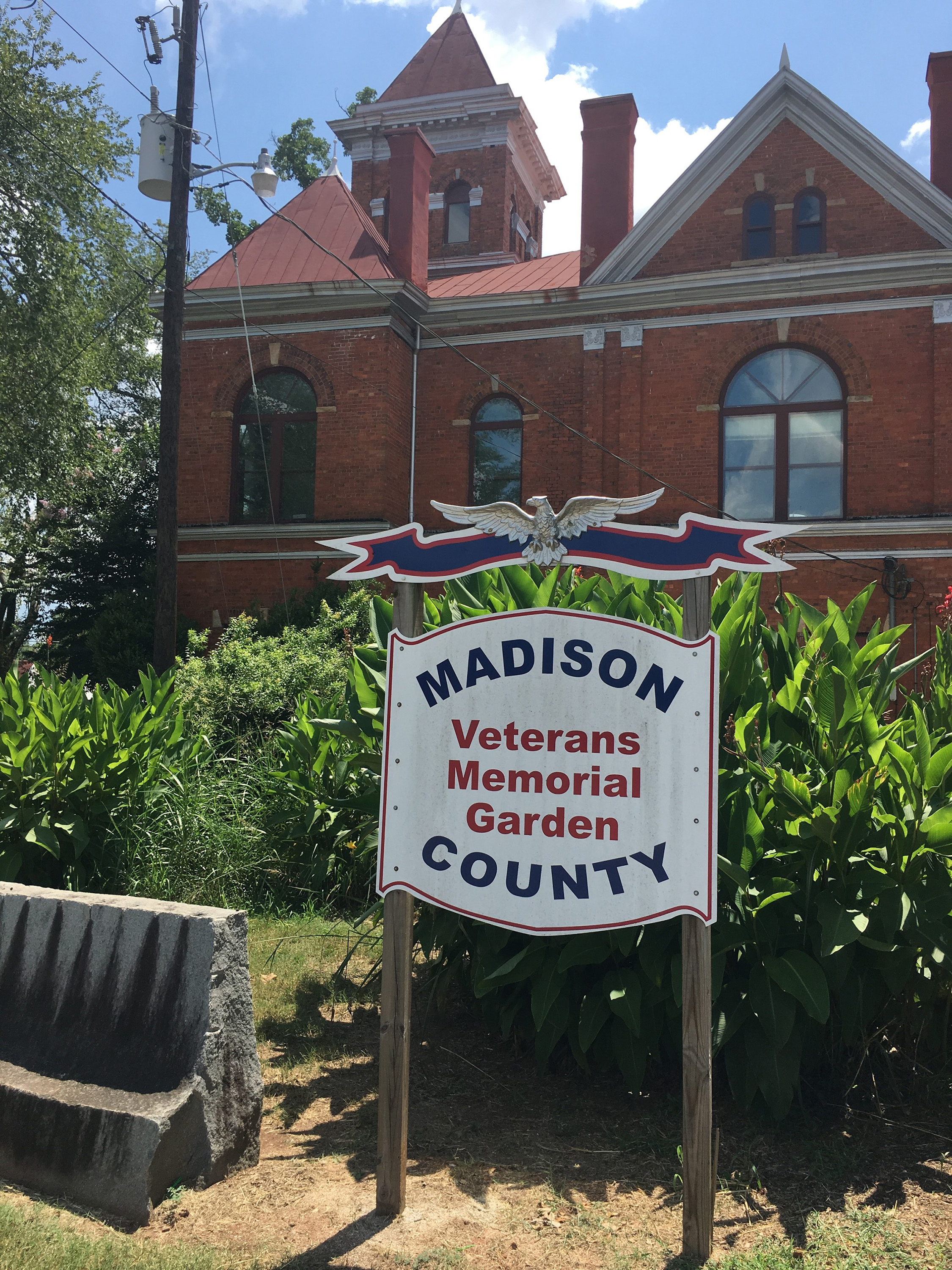 Zoom on the image : Madison Co. – Danielsville – Veterans Memorial Garden