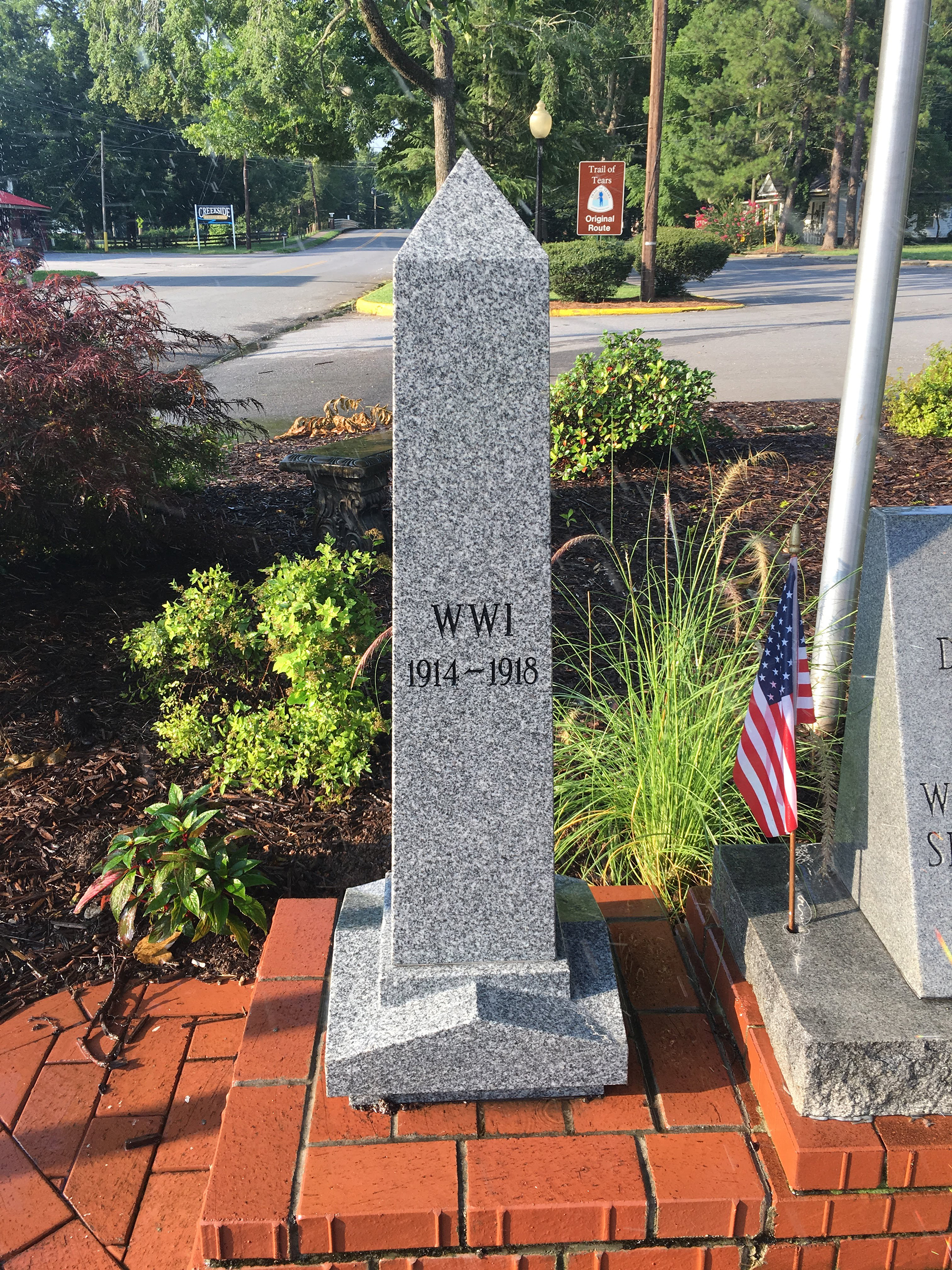 Zoom on the image : Floyd Co. - Cave Springs - Veterans Memorial