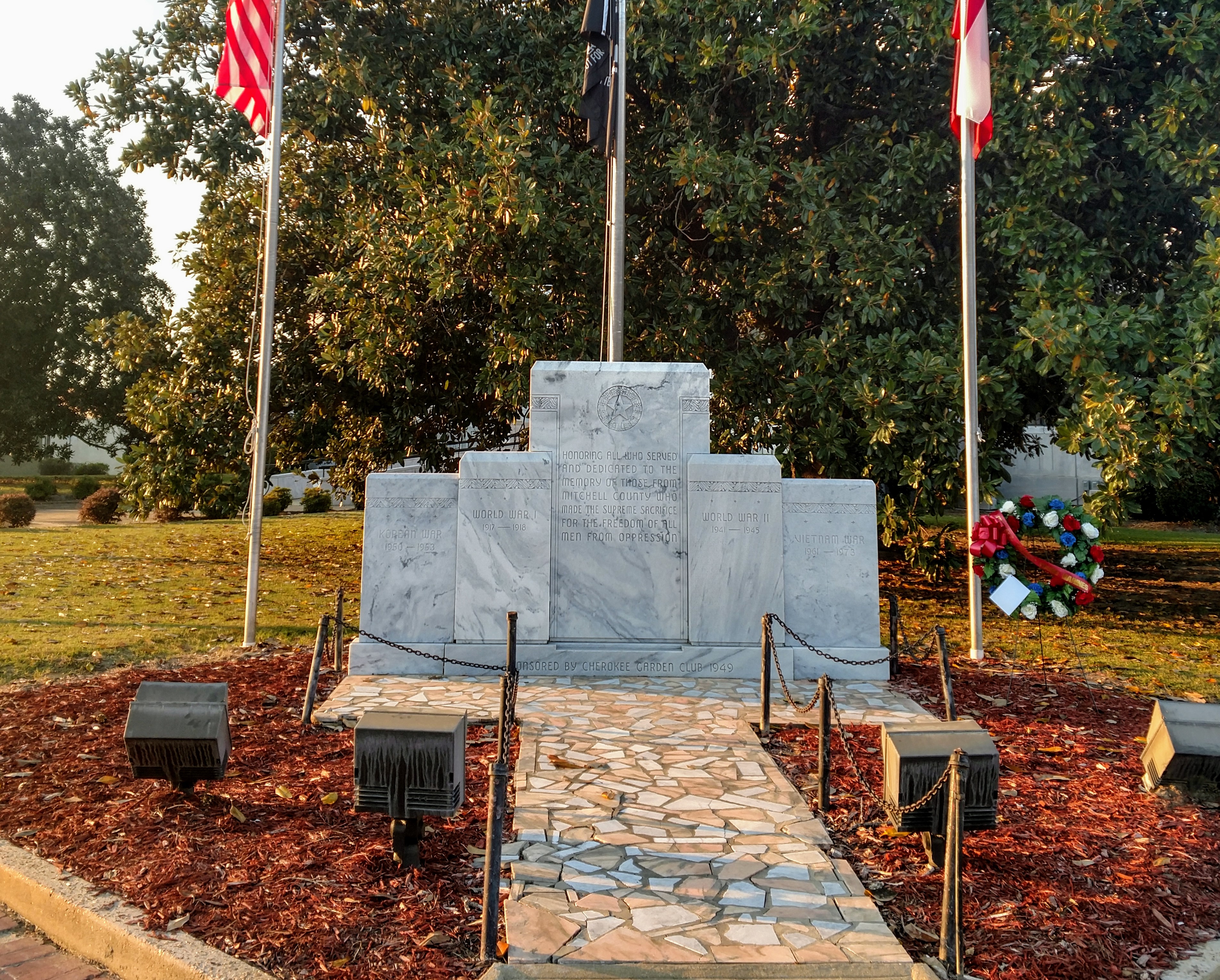 Zoom on the image : Mitchell Co. - Camilla - Memorial