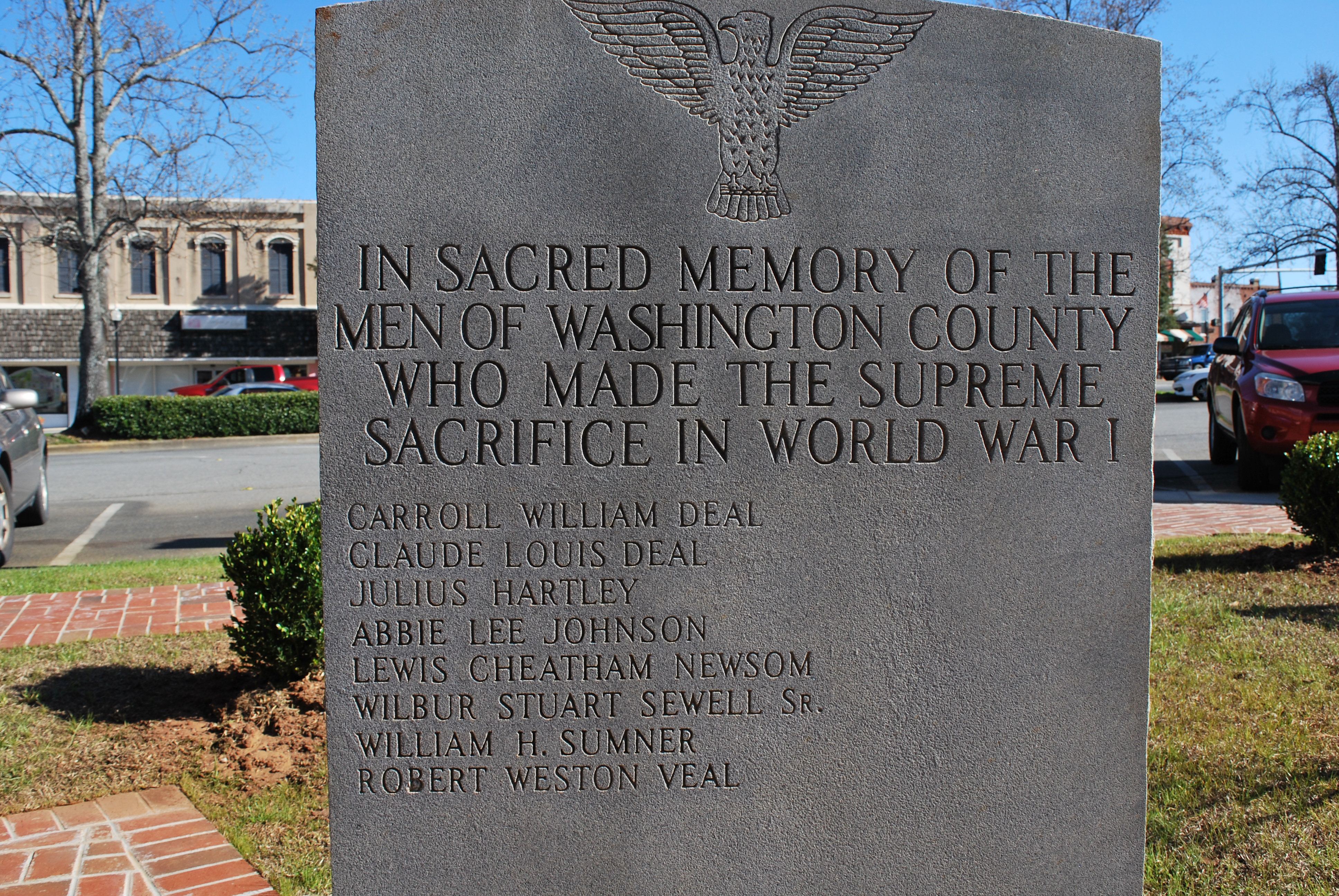 Zoom on the image : Washington Co. - Sandersville - War Memorial Plaza