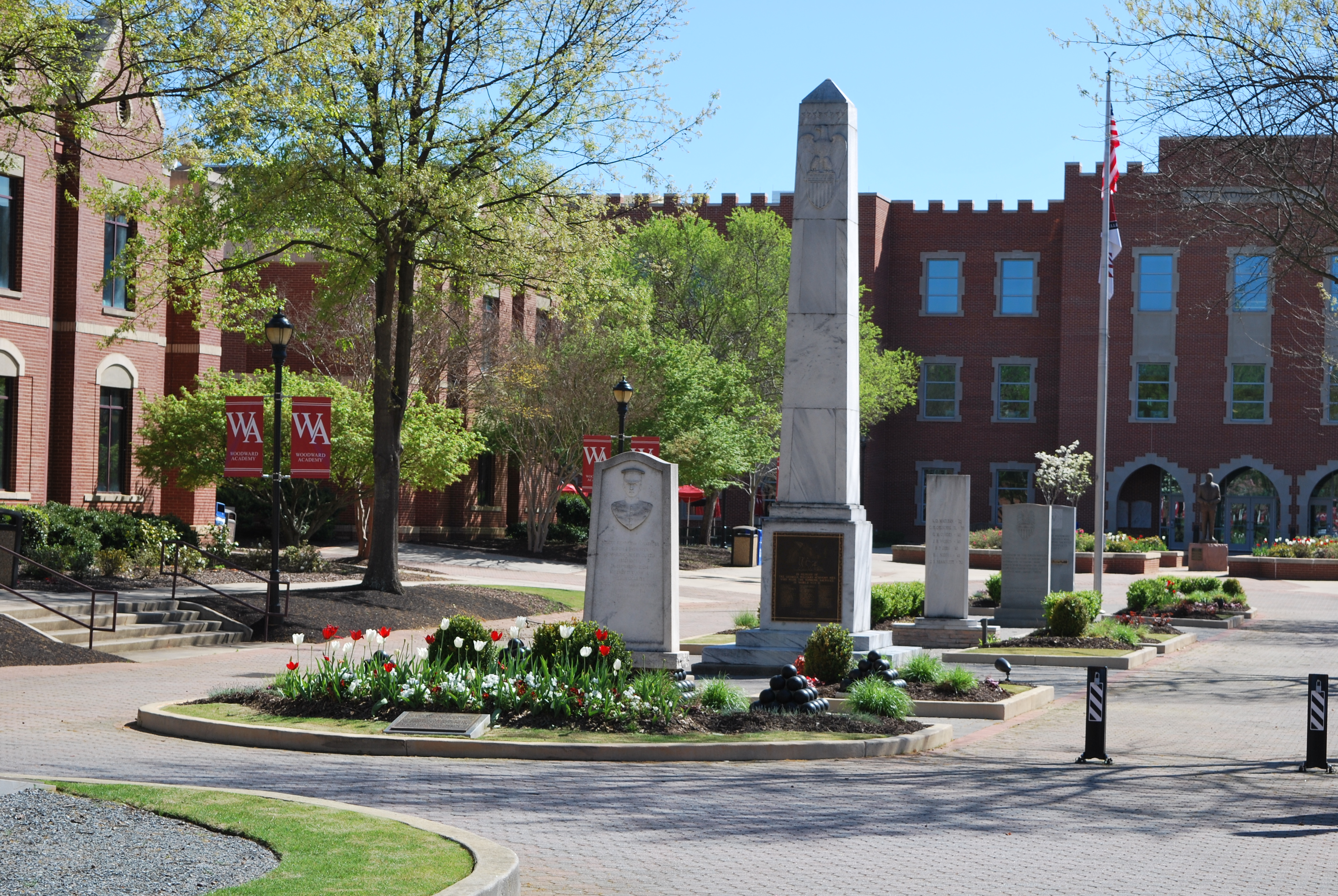 Zoom on the image : Atlanta – Woodward Academy Memorial Monument 