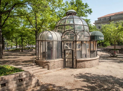 Abandoned concession gazebo in Pershing Park
