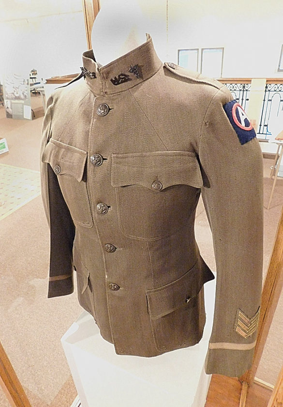 Uniform 585x840