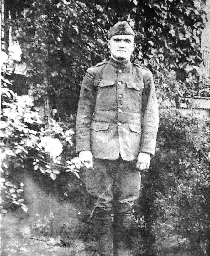 5881263cc91e4 David Gentry in Uniform