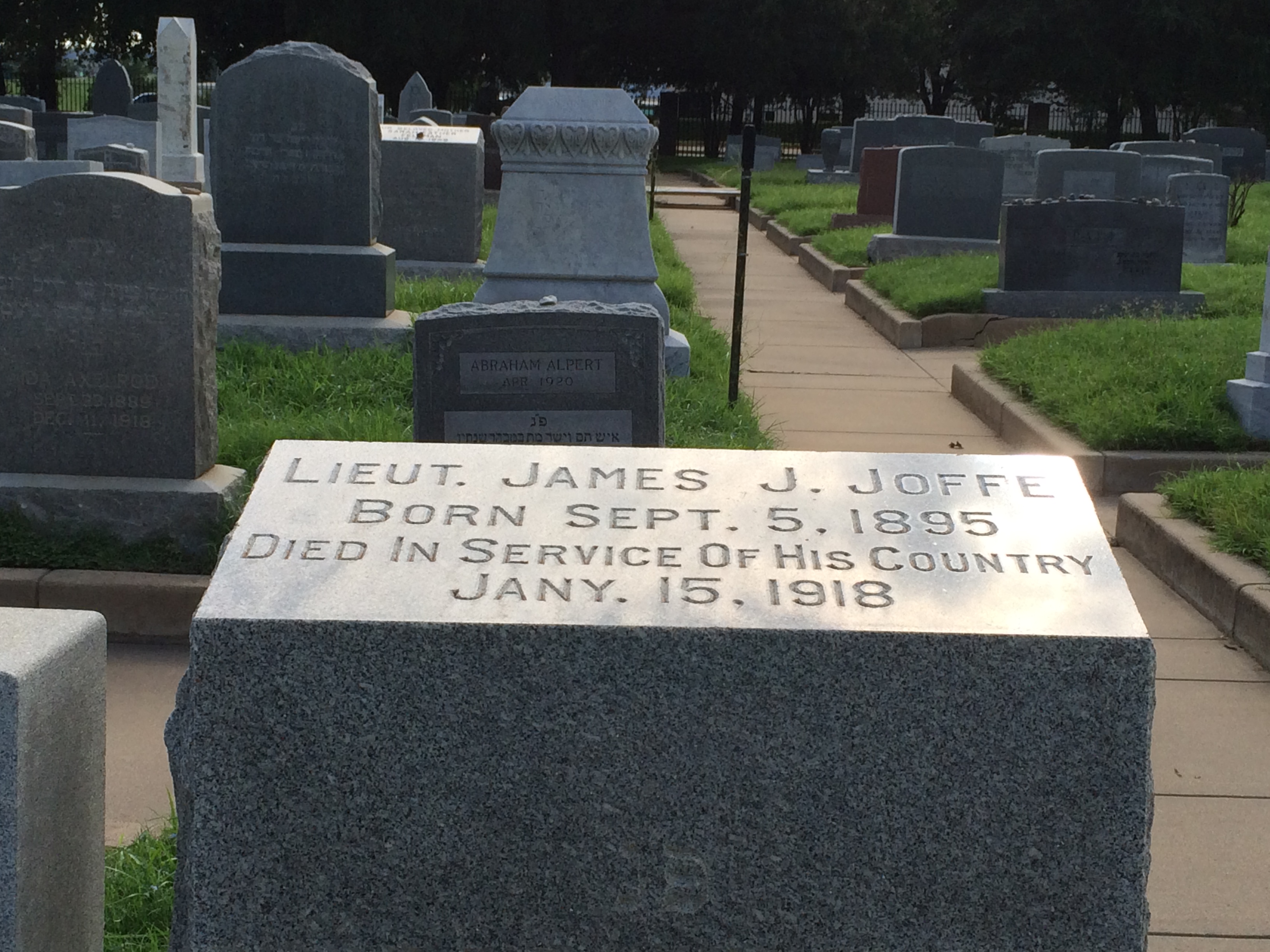 58d41d1dea67c Lt.Joffe tombstone