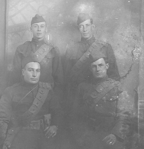 58e67cccc4543 Earl Siebenthaler Leatherman on right in back WWI