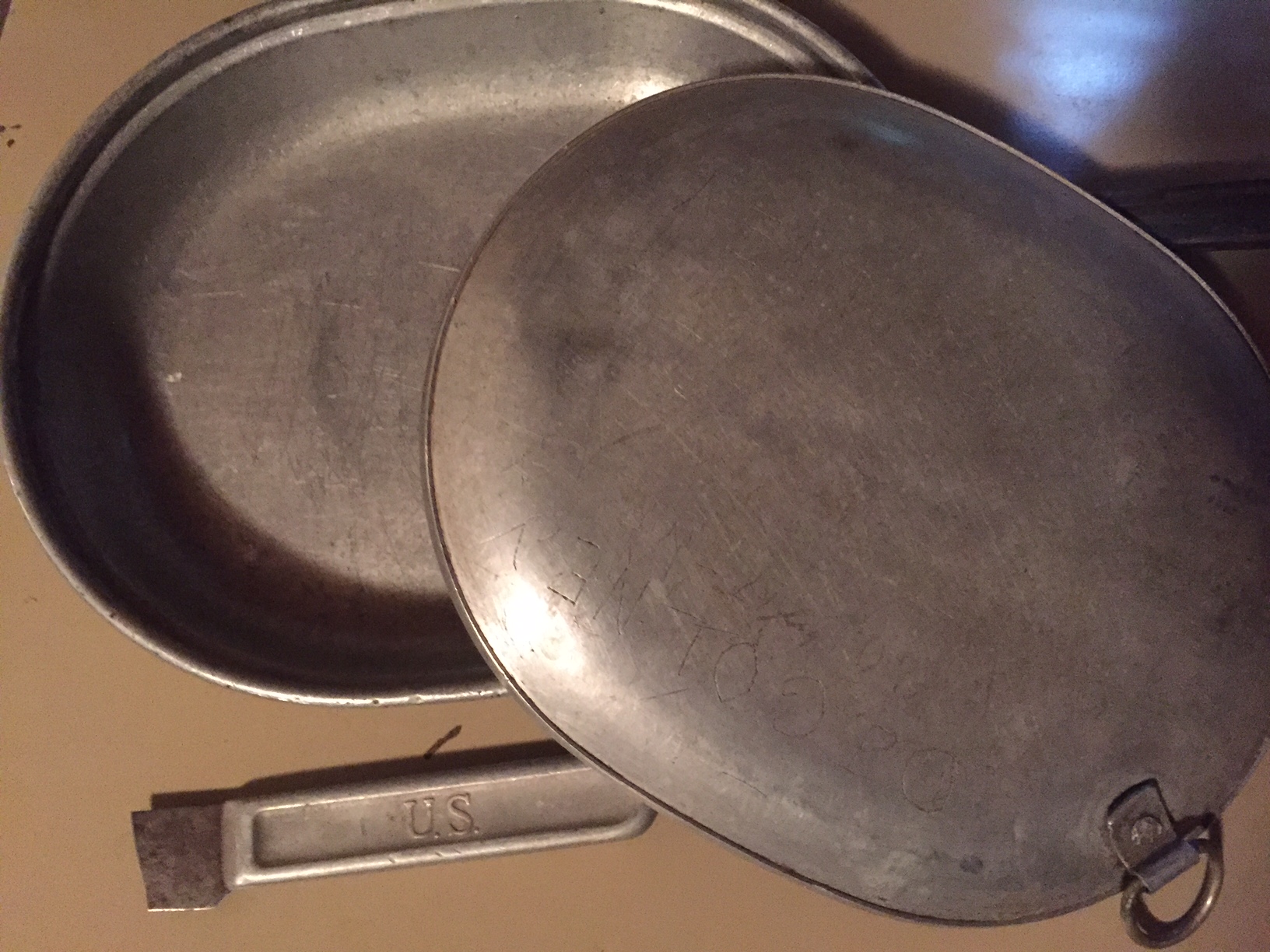 595d8431e81ac Mess Kit with broken knife