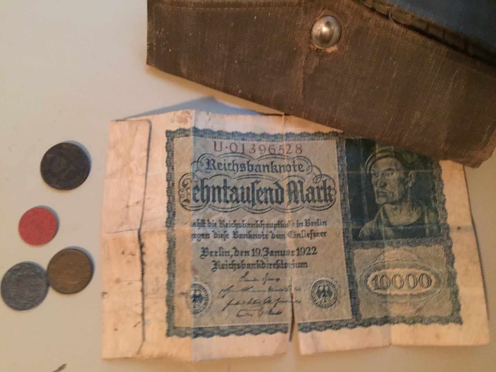 595d8431ed906 Money