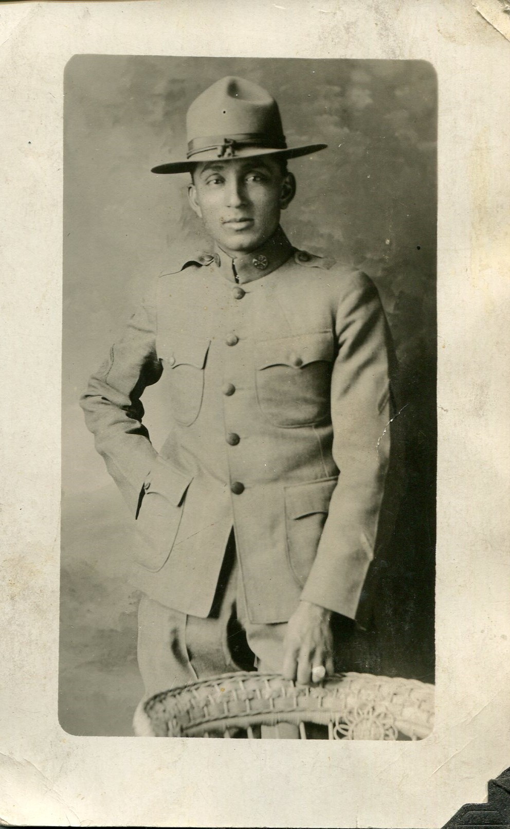 5a4b6aea642fd Amcestry pictures 094