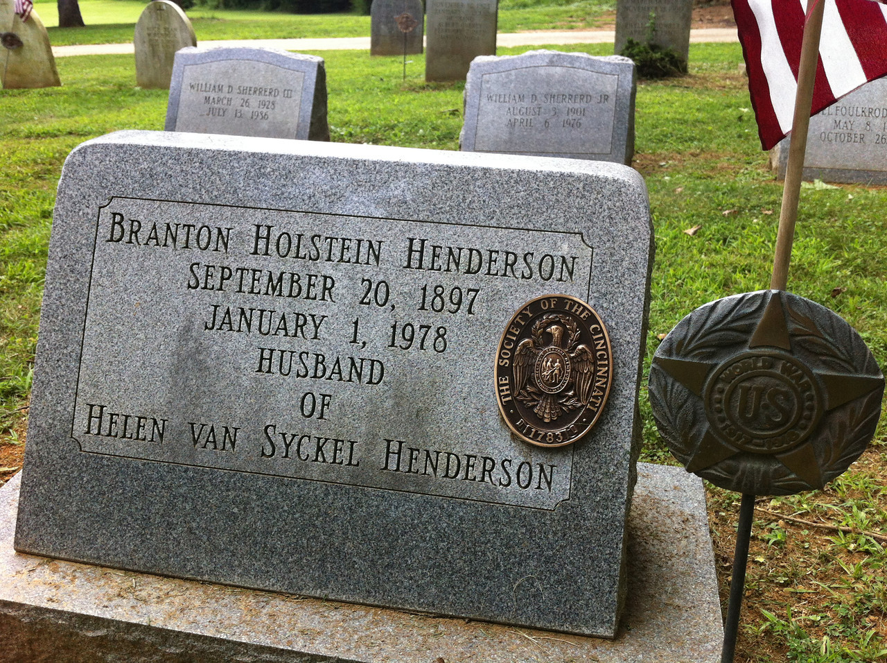 5a9ddab3524f9 Branton H. Henderson grave site