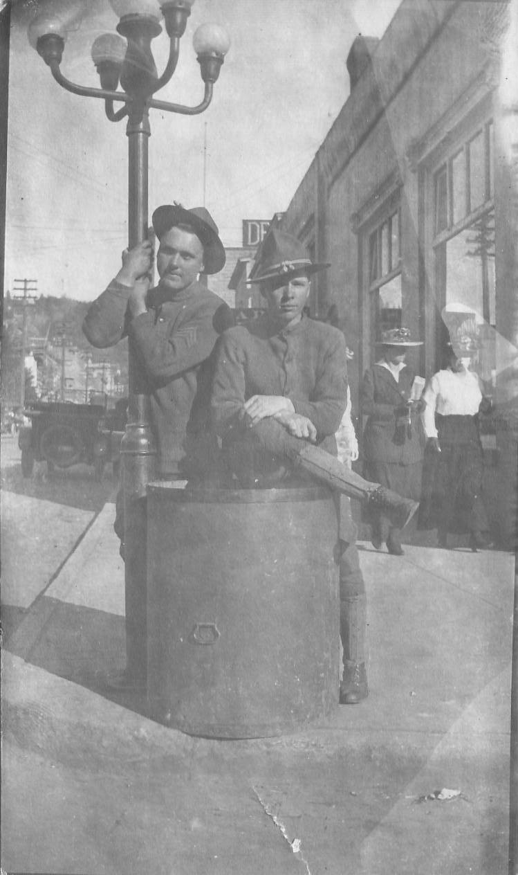 5b7b680a31b04 Thomas, Archie 1916 1917 Oregon 2