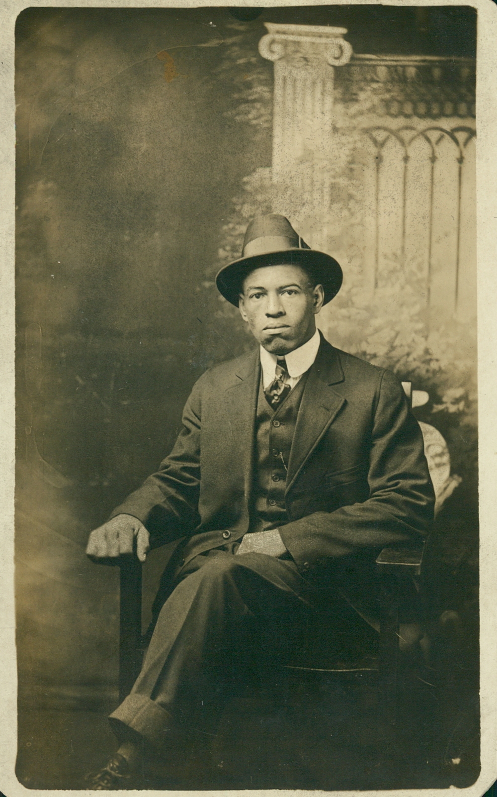 5cdef3748270c 310592 (114)   n.d.   Marshall E Dunnaville, Sr