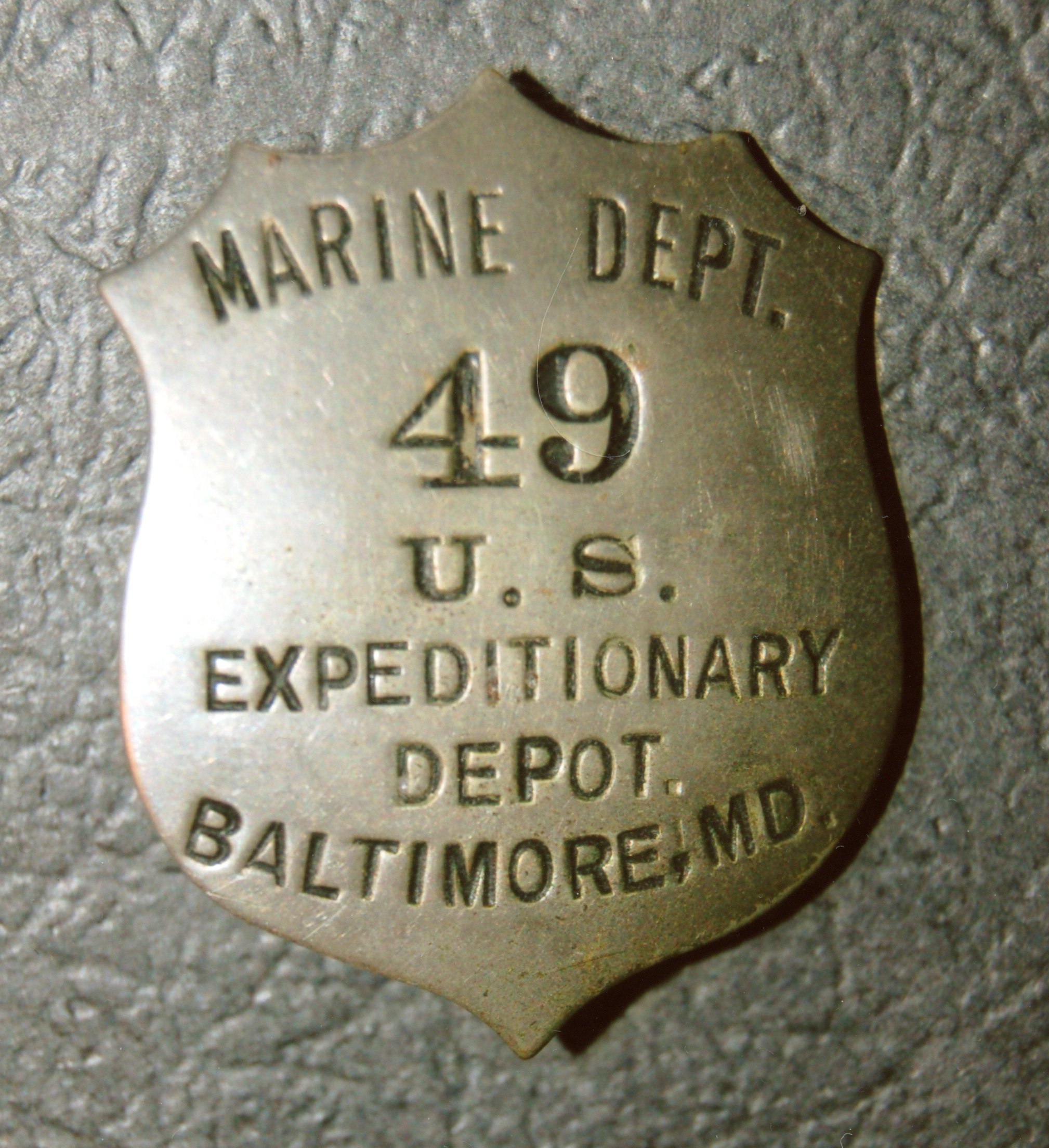 QMC Badge855