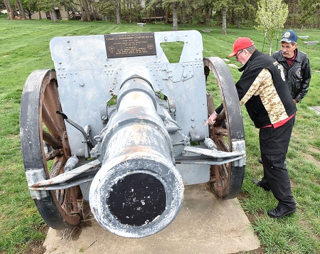 WWI cannon in Sioux City.
