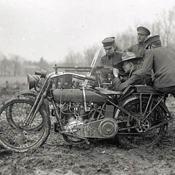 Harley Davidson in WW1 with Machine Gun