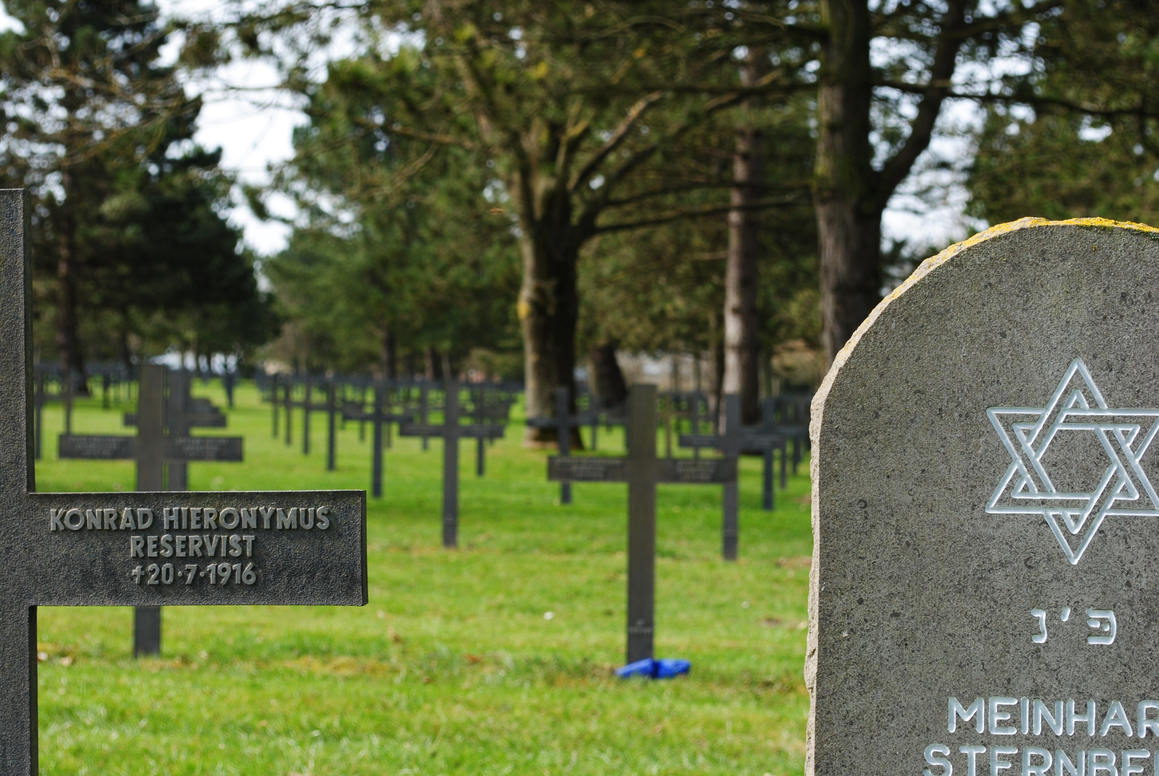 Soldatenfriedhof Star of David
